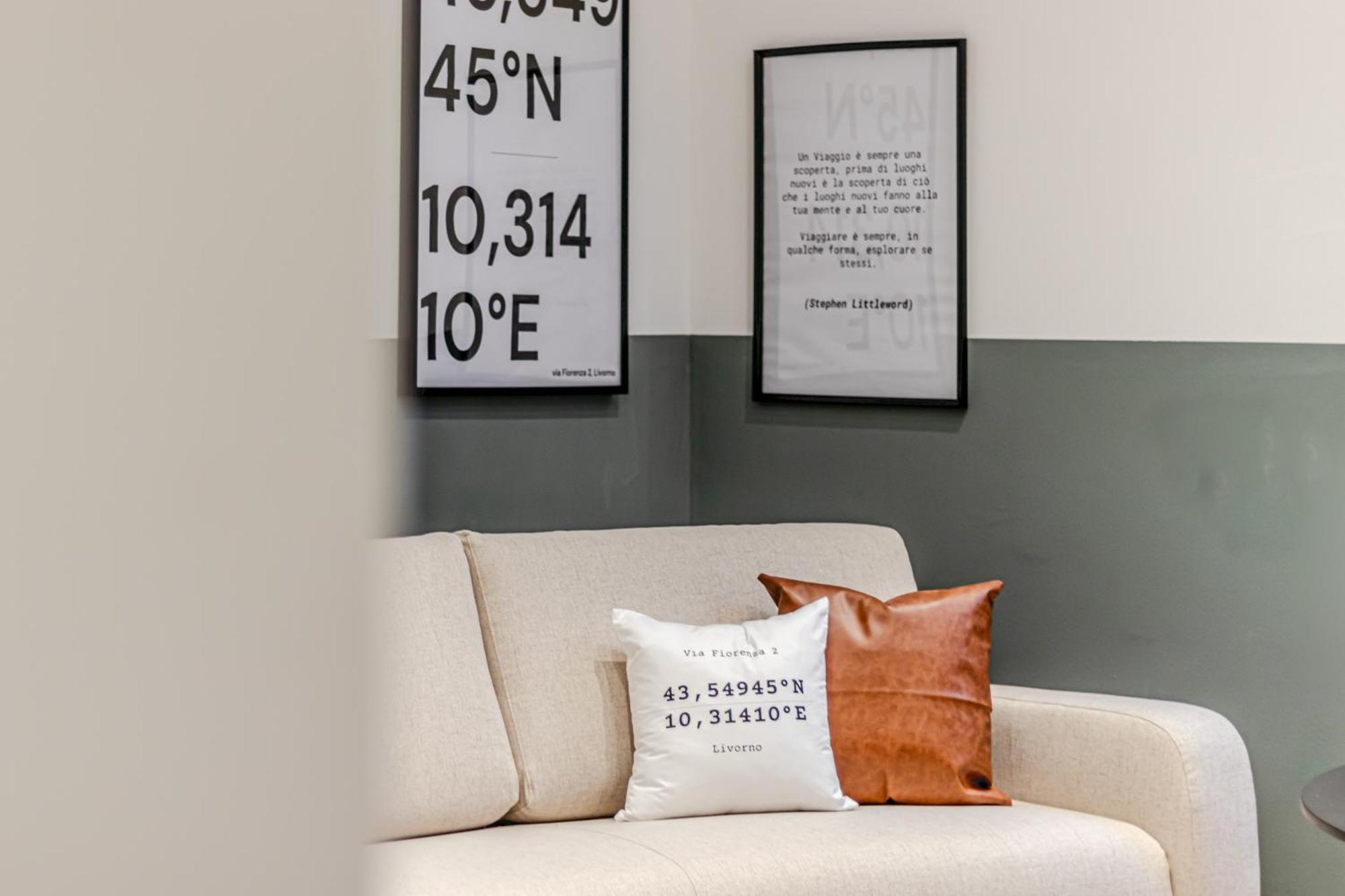Discover Apartment Livorno Bagian luar foto